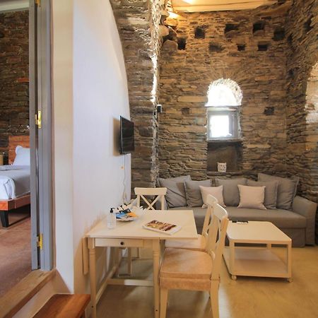 Aparthotel Tinos Pigeon House Tzados Habitación foto